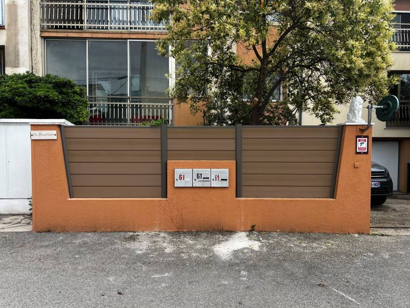 installation cloture lames pvc ocewood Golfe Juan