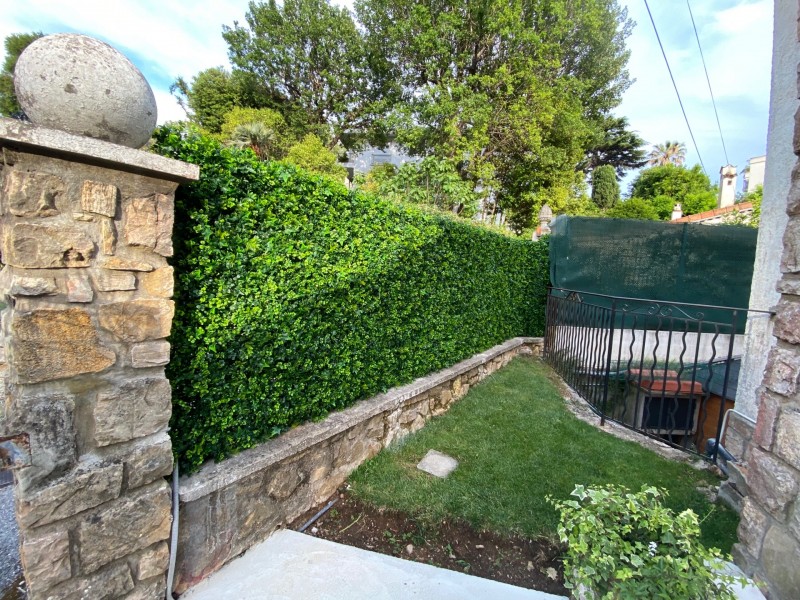 Réfection d’une clôture . Mise en place d’un brise-vue réaliste à Cannes